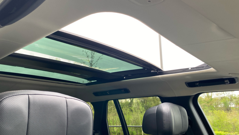 Land Rover Range Rover 4.4 P530 V8 Autobiography 4dr Auto Petrol Estate